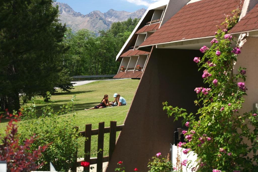 Апарт готель Pierre Et Vacances Serre Chevalier Chantemerle Сен-Шаффре Екстер'єр фото